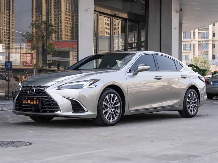 2025 Lexus ES 2025 300h Premium Edition