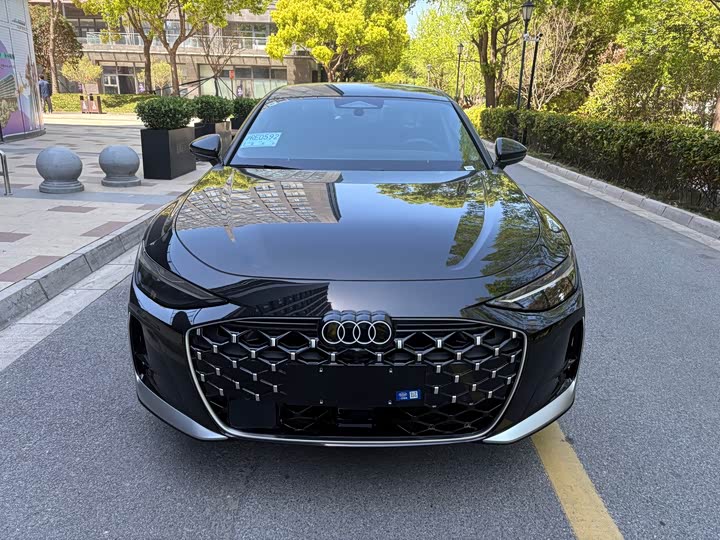 Audi A6L 2026 2.0T quattro exclusive model
