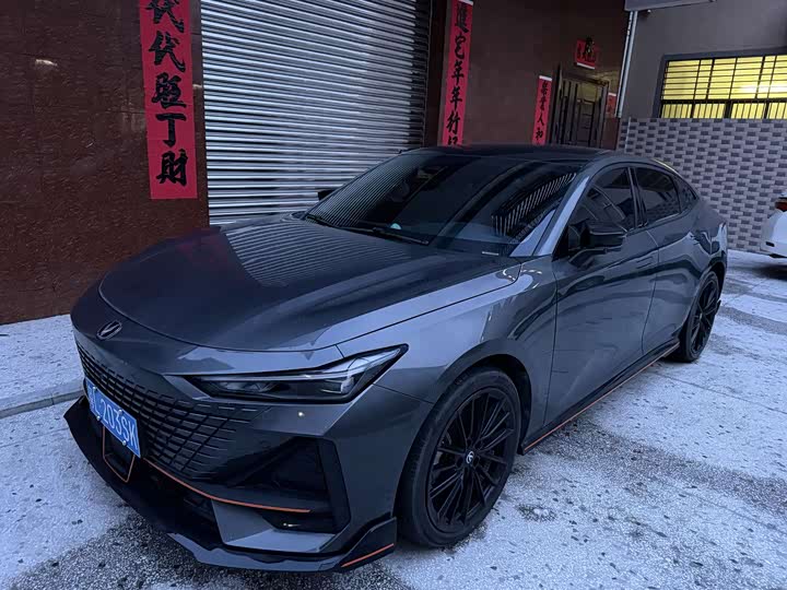 Changan UNI-V 2023 1.5T sports version