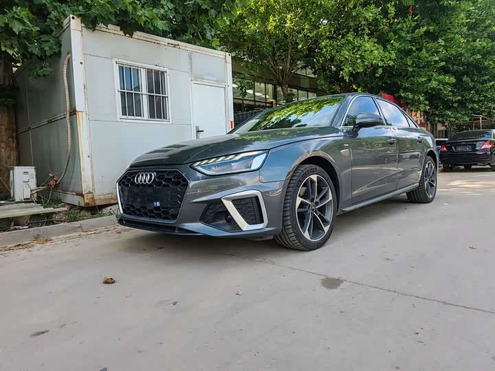 Audi A4L 2022 40 TFSI Fashionable and Dynamic