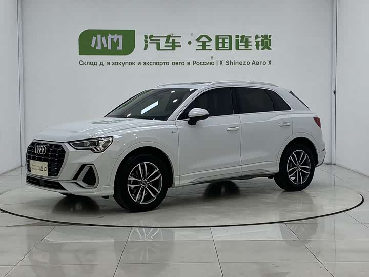 Audi Q3 2022 35 TFSI aggressive and dynamic