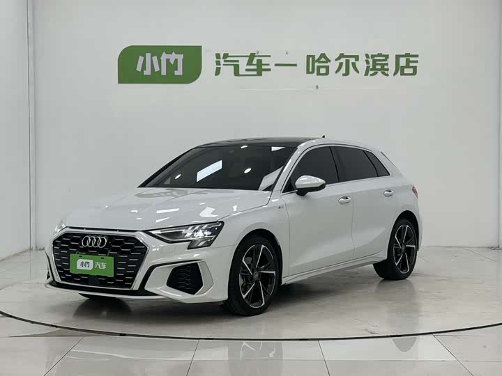 2022 Audi A3 2022 Sportback 35 TFSI stylish and sporty