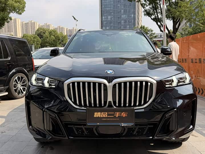 2025 BMW X5 2023 xDrive40Li M Sport Night Package
