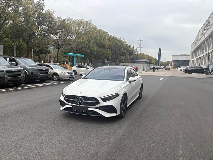 2024 Mercedes-Benz A-Class 2024 A 200 L Dynamic