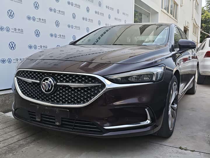 LaCrosse 2022 652T luxury model
