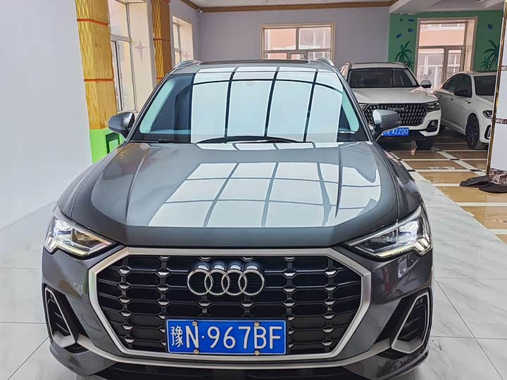 Audi Q3 2022 35 TFSI Fashionable and Dynamic