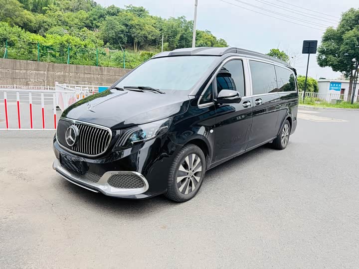 Vito 2023 2.0T Business Edition 7 seats