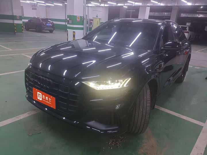 2022 Audi Q8 2022 55 TFSI Dark Knight Hall Edition