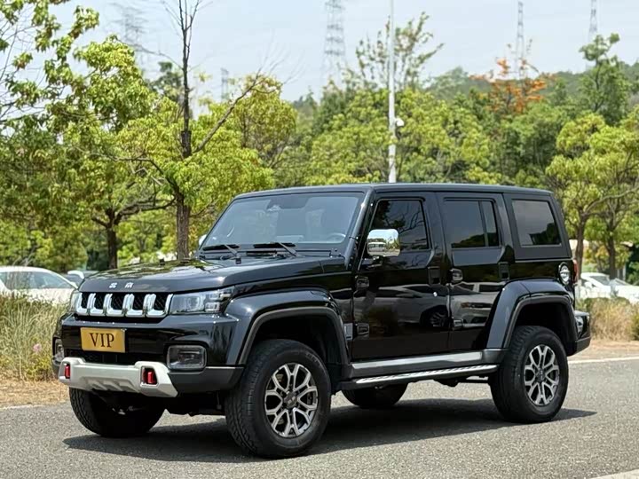 Beijing off-road BJ40 2023 2.0T automatic four-wheel drive city hunter version knight type