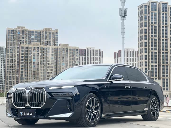 2025 BMW 7 Series 2023 735Li M Sports Package