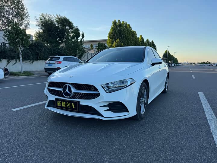 2022 Mercedes-Benz A-Class 2022 A 180 L Sports Sedan