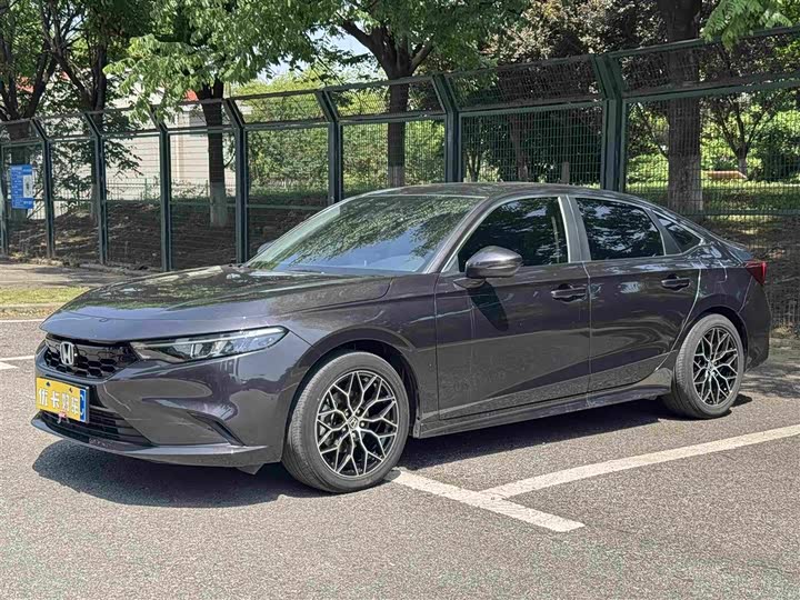Stylish 2023 240TURBO CVT Deluxe Edition