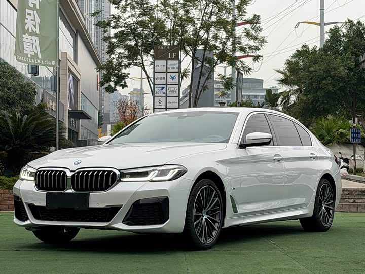 2023 BMW 5 Series 2023 facelift 530Li leading M sports package