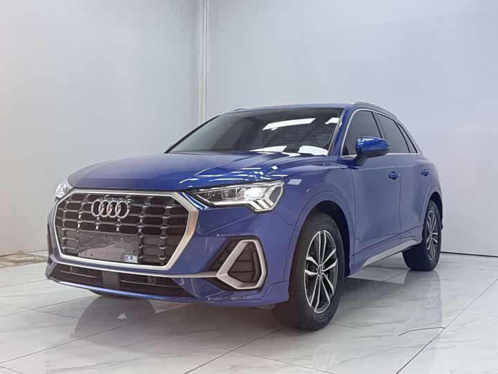 2021 Audi Q3 2022 35 TFSI aggressive and dynamic