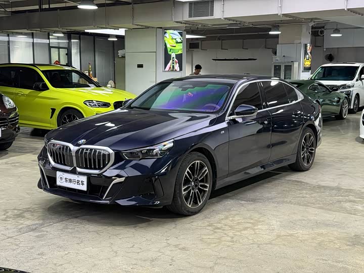 2024 BMW 5 Series 2024 525Li M Sports Package