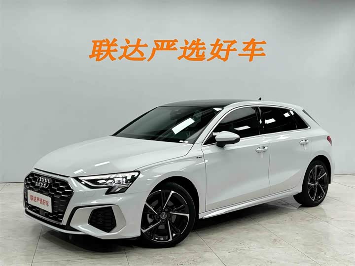 2022 Audi A3 2022 Sportback 35 TFSI stylish and sporty