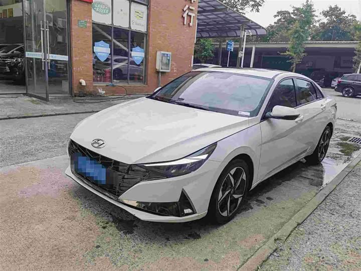 Elantra 2022 240TGDi DCT LUX Premium Edition