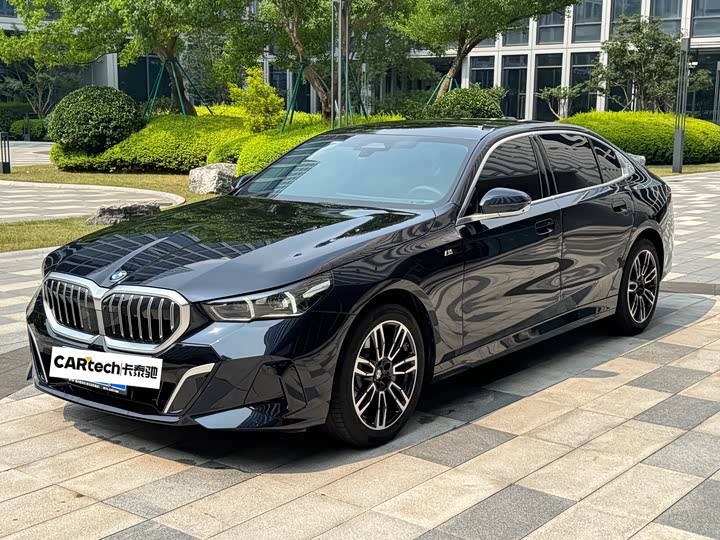 BMW 5 Series 2025 530Li Leading M Sports Package