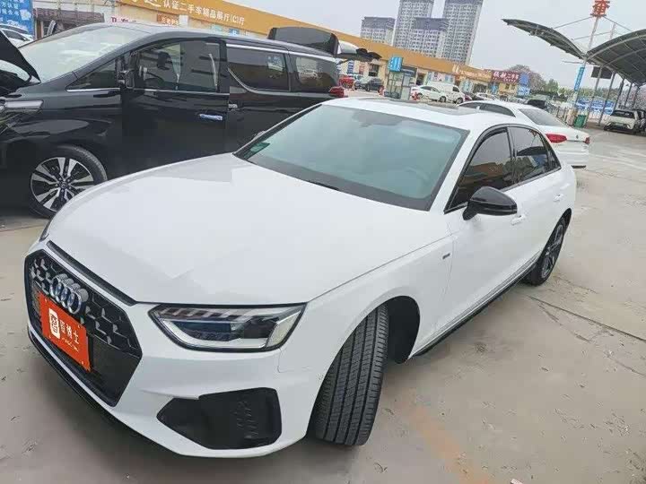 Audi A4L 2022 40 TFSI luxury and dynamic model