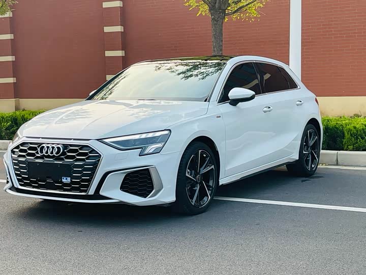 Audi A3 2022 Sportback 35 TFSI stylish and sporty