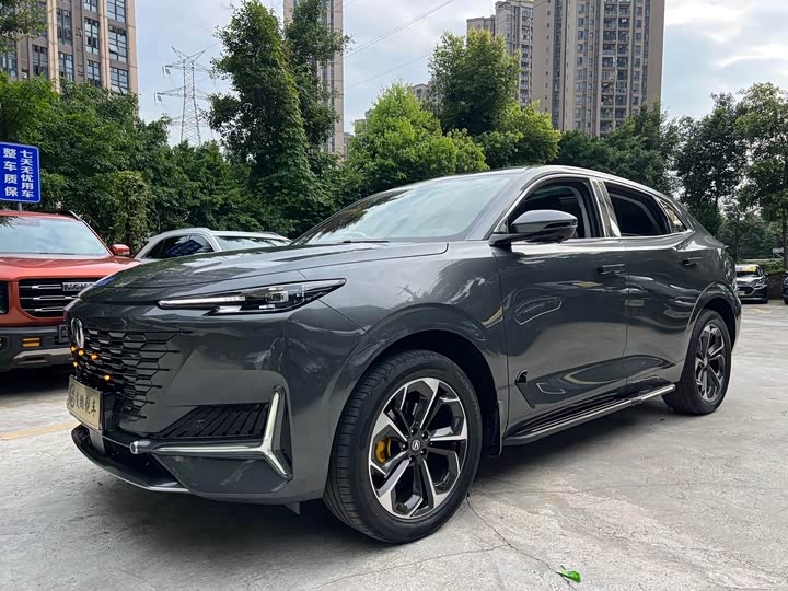 Changan UNI-K 2023 2.0T two-wheel drive Yueshang model