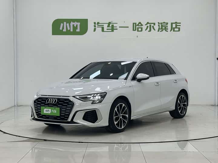 Audi A3 2022 Sportback 35 TFSI aggressive sports model