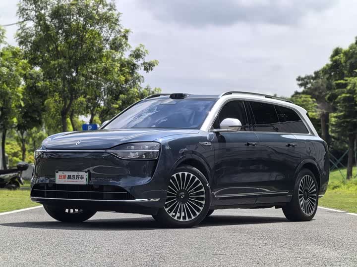 Wenjie M9 2024 extended range Ultra version 52kWh 6-seater version