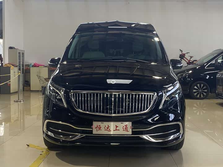 2024 Mercedes-Benz V-Class 2024 2.0L high-roof customized version