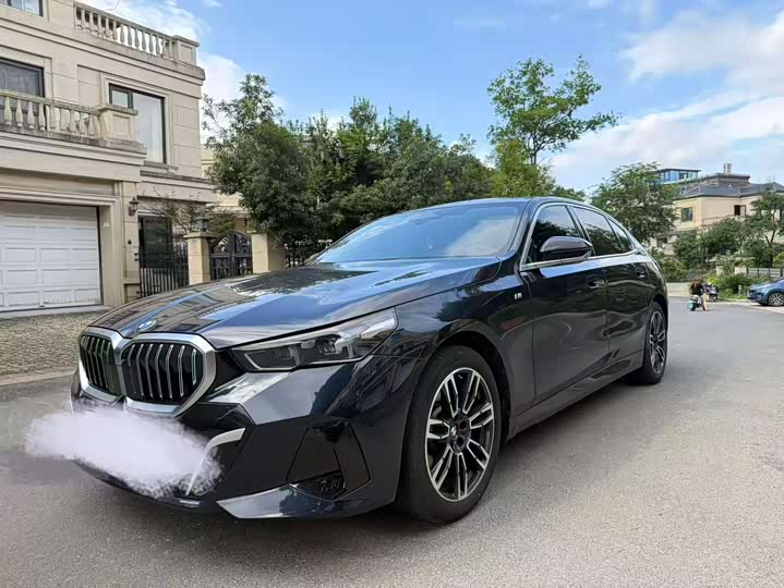 BMW 5 Series 2024 530Li Leading M Sports Package