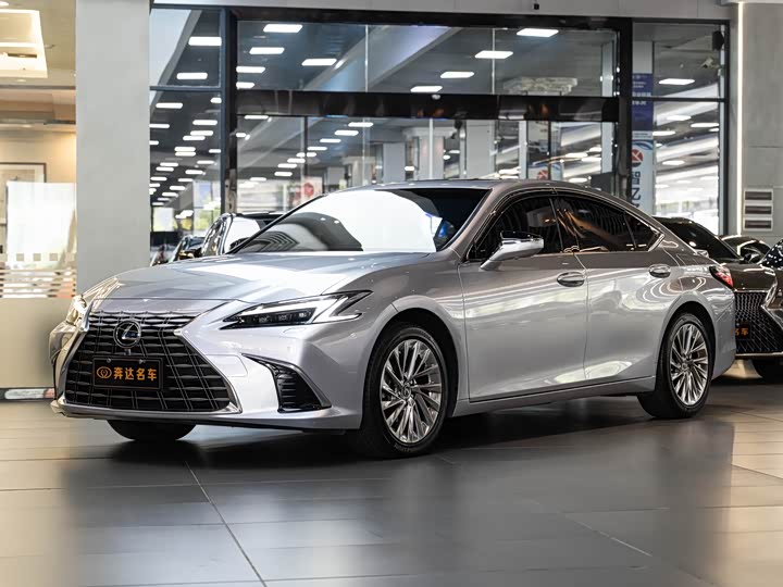 2025 Lexus ES 2025 300h Executive Edition