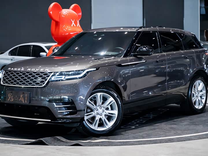 Range Rover Velar 2022 250PS Glitter Gold Collector’s Edition