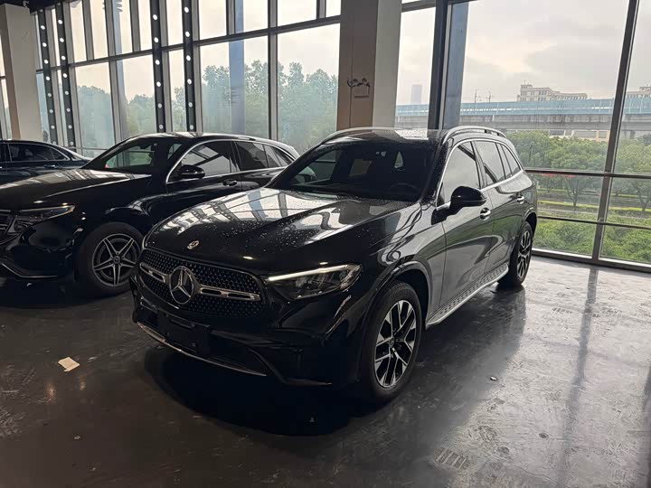 Mercedes-Benz GLC 260 L 4MATIC Luxury 5-Seater
