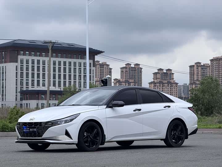 Elantra 2022 240TGDi DCT LUX Premium Edition