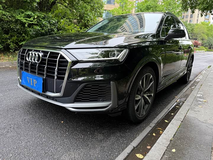 Audi Q7 2023 55 TFSI quattro S line Sport