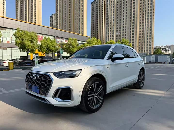 Audi Q5L 2023 45T luxury and dynamic model