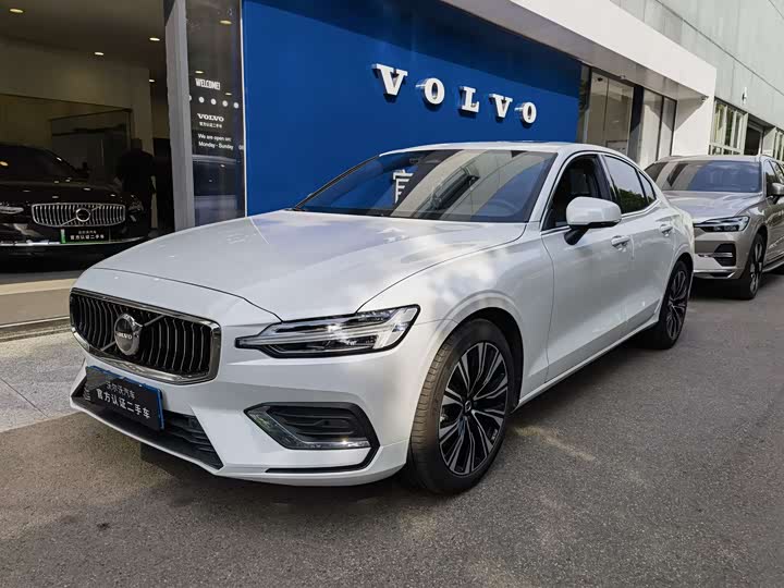 Volvo S60 2026 B4 Zhiyuan Luxury Edition