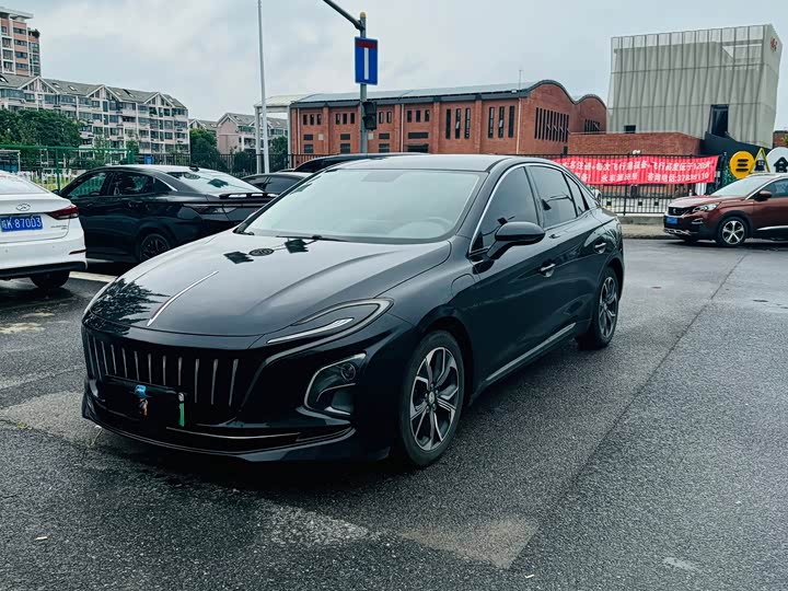 Hongqi E-QM5 2021 Charging Qixiang Edition