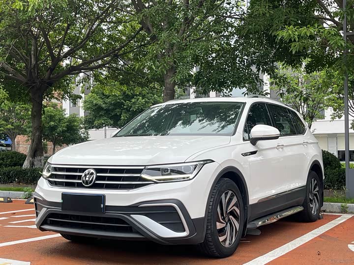 Tiguan L 2022 330TSI automatic two-wheel drive smart version