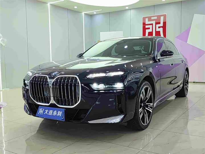 BMW 7 Series 2023 740Li M Sport Package