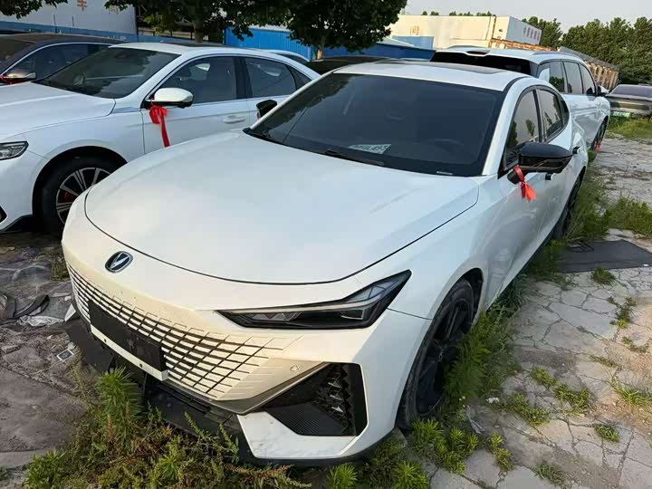 Changan UNI-V 2023 1.5T premium model