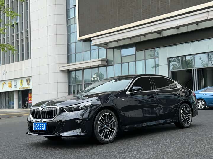 BMW 5 Series 2025 530Li Leading M Sports Package