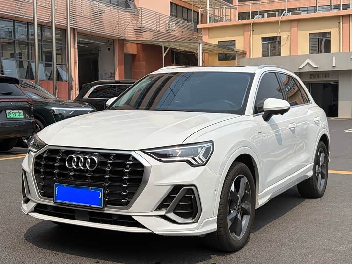 Audi Q3 2021 35 TFSI Fashionable and Dynamic