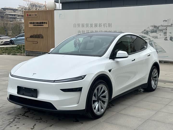 2025 Model Y 2025 rear-wheel drive version