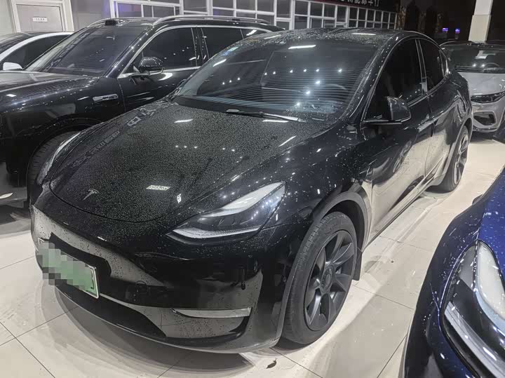Model Y 2022 long-range all-wheel drive version