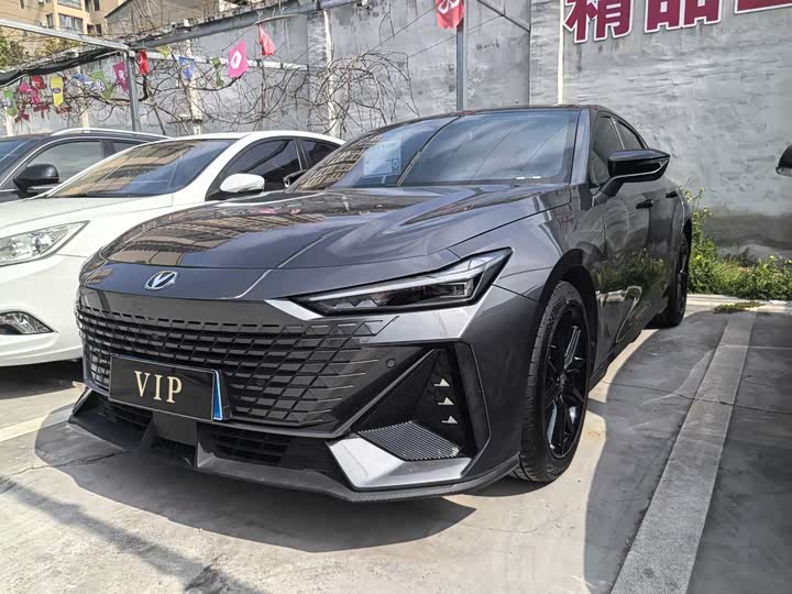 Changan UNI-V 2022 1.5T premium model