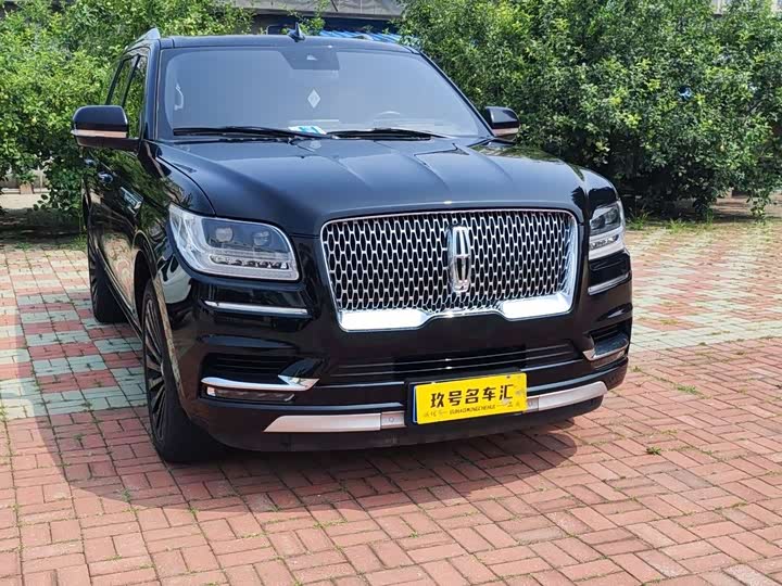Navigator 2022 3.5T Black Gold Presidential Edition