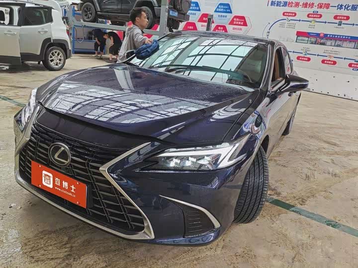 Lexus ES 2025 200 Premium Edition
