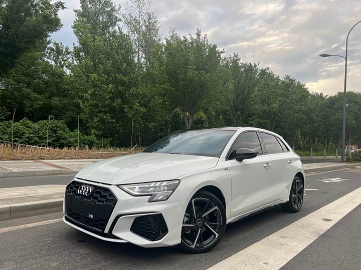 Audi A3 2023 Sportback 35 TFSI stylish and sporty