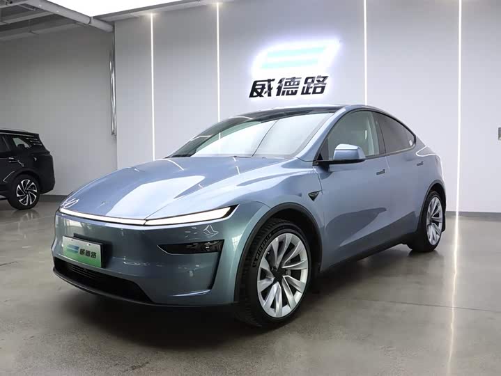 Model Y 2025 rear-wheel drive version