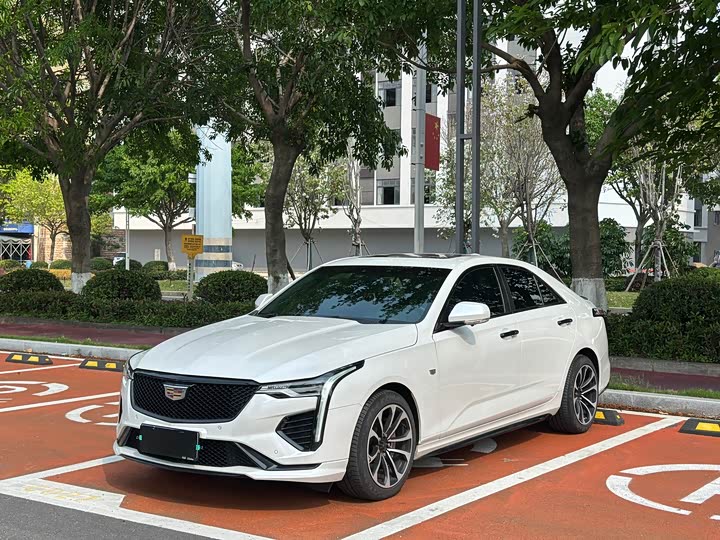 Cadillac CT4 2023 25T luxury model